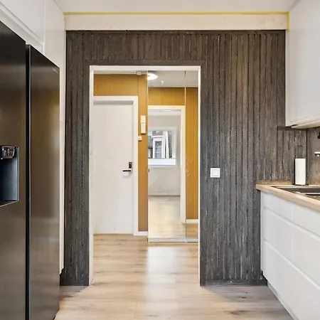 & Spaceous * Τρόμσο